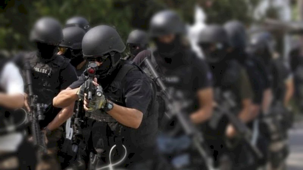 Polisi di Makassar Tembak Mati 1 Terduga Teroris Jaringan Pengebom Gereja Katedral