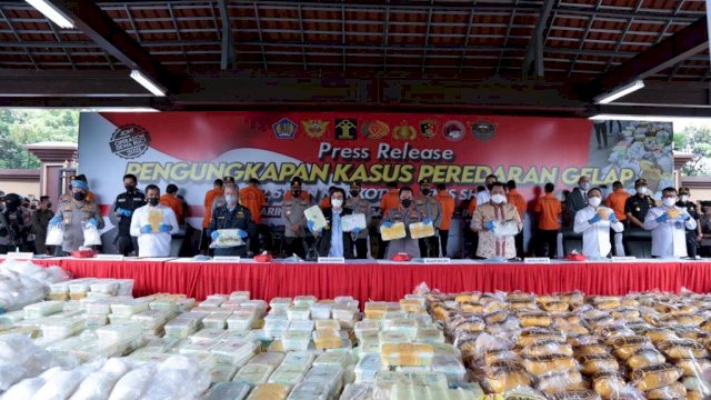 Press conference Mabes Polri terkait pengungkapan kasus 2,5 ton sabu-sabu. 