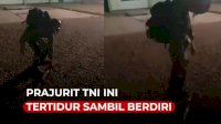 VIDEO: Prajurit TNI Tertidur Sambil Berdiri, Kaget Saat Senjata Jatuh