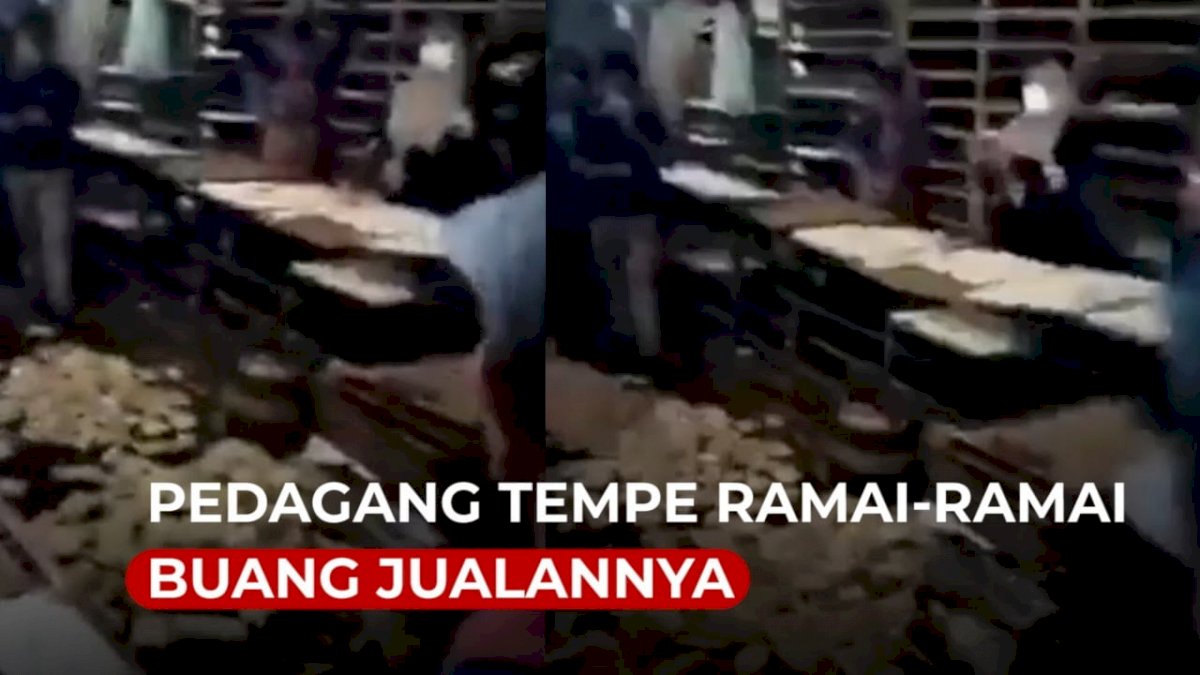 VIDEO: Gara-gara Bansos, Pedagang Tempe Ramai-ramai Buang Jualannya
