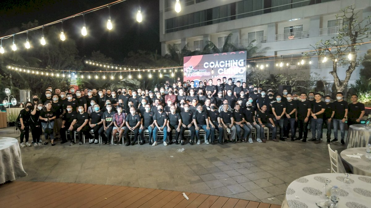 Mantan Atlet Sepeda Nasional Coaching Clinic Bersepeda ke Ratusan Cylist di Makassar