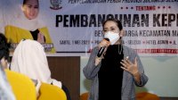 Debbie Rusdin Motivasi Perempuan dan Pemuda Makassar di Dua Titik