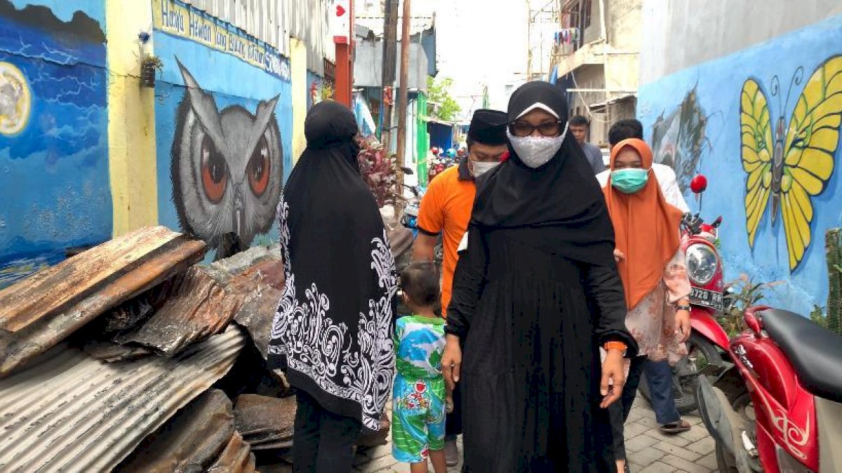 Ketua Fraksi PKS DPRD Sulsel Santuni Korban Kebakaran di Kelurahan Layang