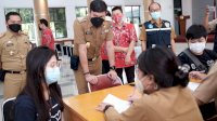 Warga Tionghoa dan Pengurus PSMTI Sukseskan Vaksinasi