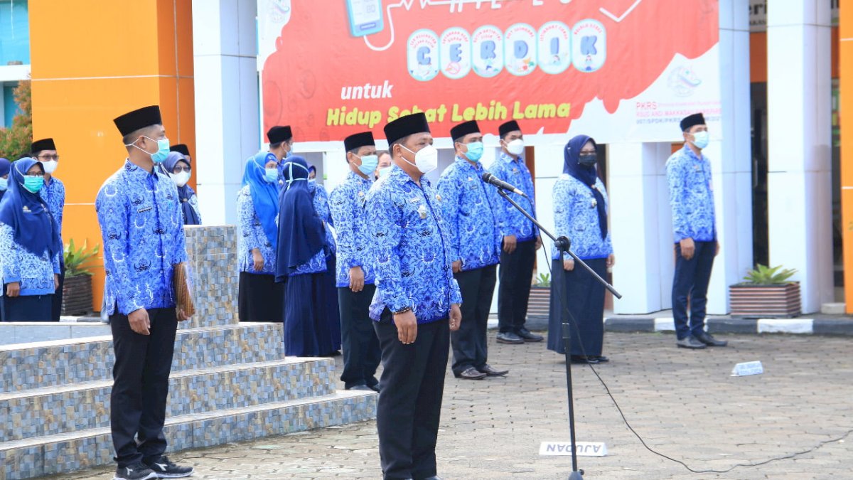 Peringati HKN, Manajemen RSUD Parepare Gelar Upacara Bendera