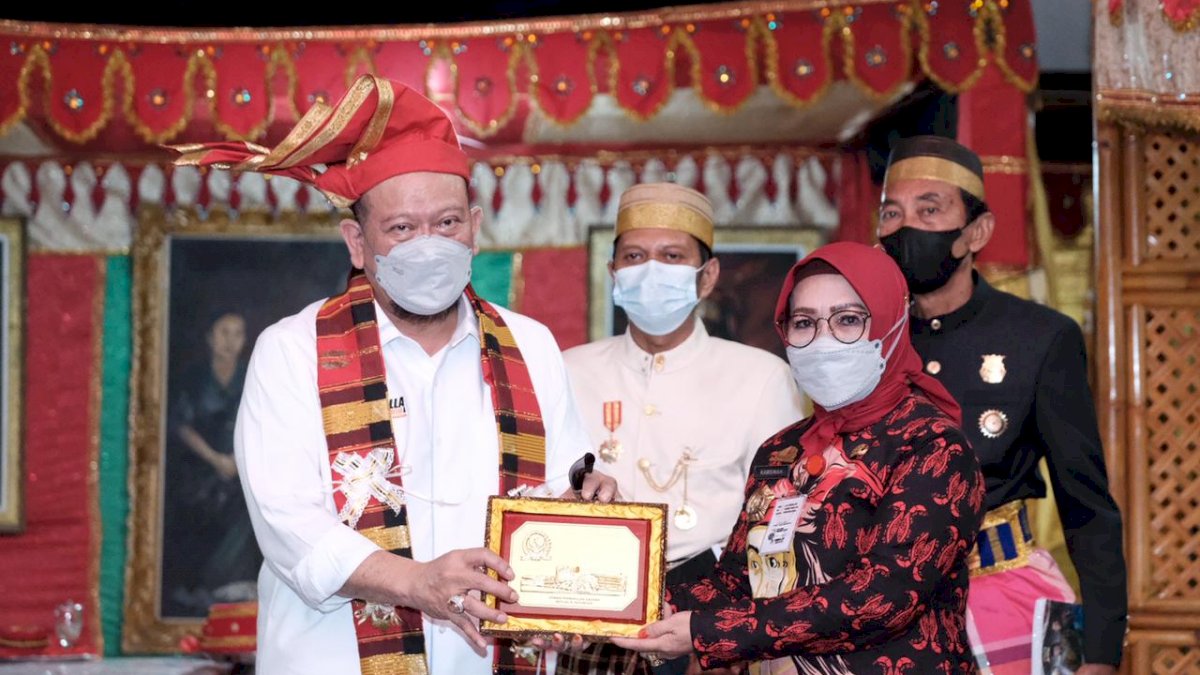 Bertemu La Nyalla, Kamsina Tegaskan Komitmen Pemda Jaga Kelestarian Adat dan Budaya