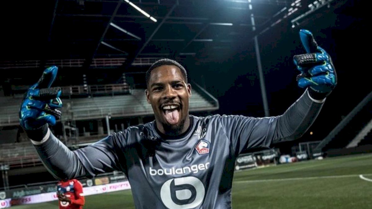 Mike Maignan Resmi Gabung AC Milan, Donnaruma Hengkang?