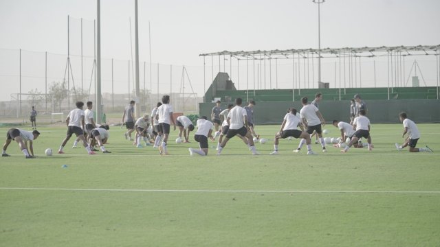 Latihan Timnas Indonesia di JA (Jebel Ali) Sports Center and Shooting Club, Dubai, Uni Emirat Arab, Senin (24/5/2021). Foto: PSSI