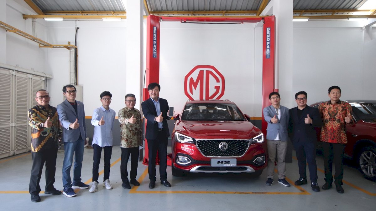 Kini Warga Makassar Bisa Coba Mobil Pintar dengan Teknologi Otonom di MG Pettarani