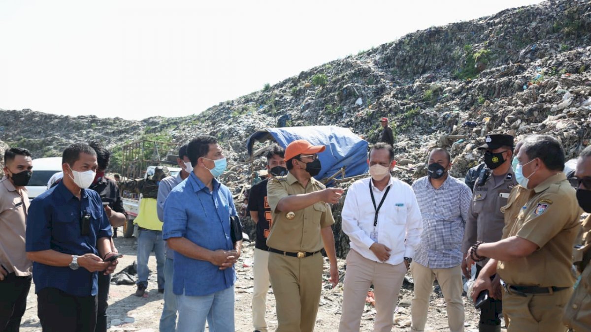 Danny Pomanto Dampingi Deputi Kemenko Marves RI Tinjau TPA Antang