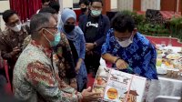 Hadir di Sulsel, Menparekraf Sandiaga Uno Terkesan Oleh-oleh Khas Parepare