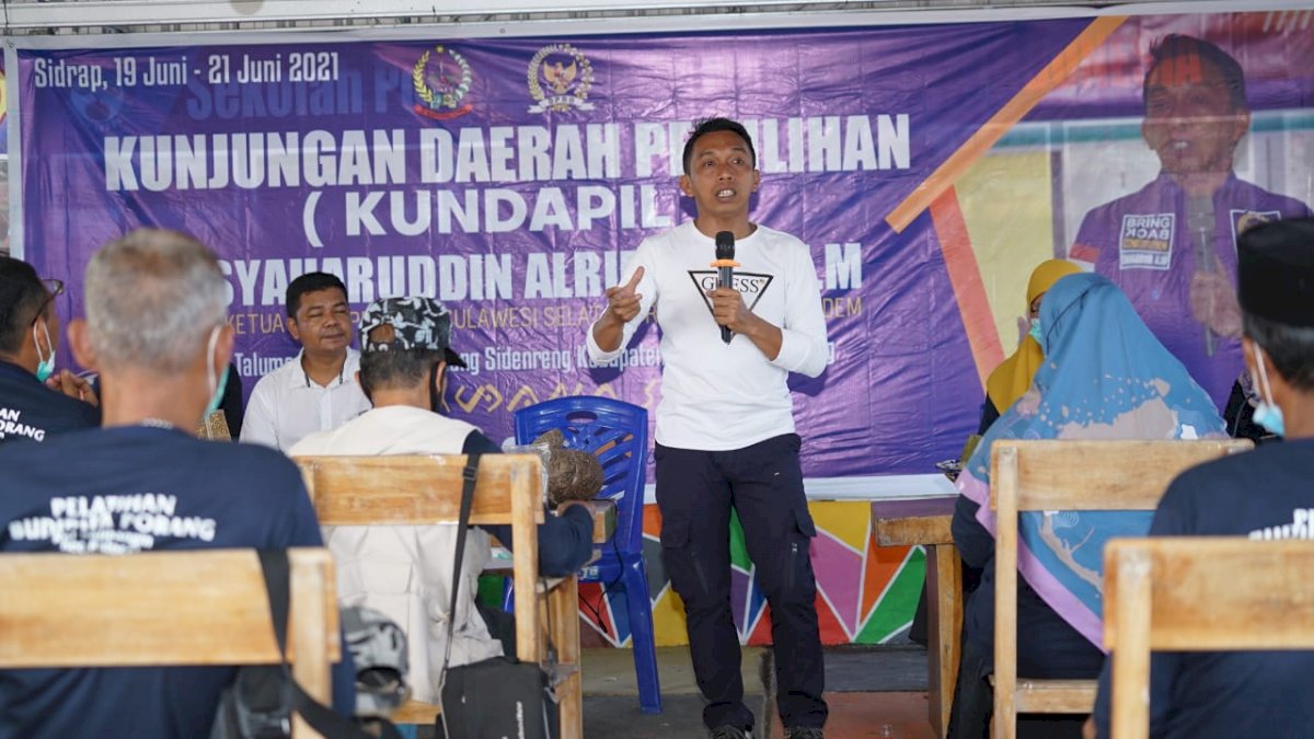 Syaharuddin Alrif Kundapil di Watang Sidenreng, Pantau Program Pemerintah