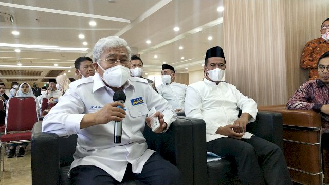 Owner Tiran Grup Andi Amran Sulaiman bersama Dirut Sattar Taba.