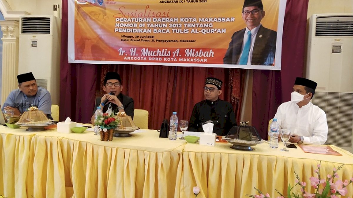 Muchlis Misbah Minta Pemkot Makassar Beri Perhatian Khusus ke Guru Mengaji