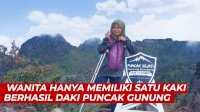 VIDEO: Salut, Wanita Hanya Memiliki Satu Kaki Berhasil Daki Gunung Sumbing