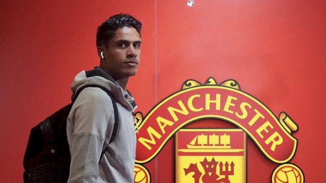 Raphael Varane selangkah lagi menuju Manchester United.