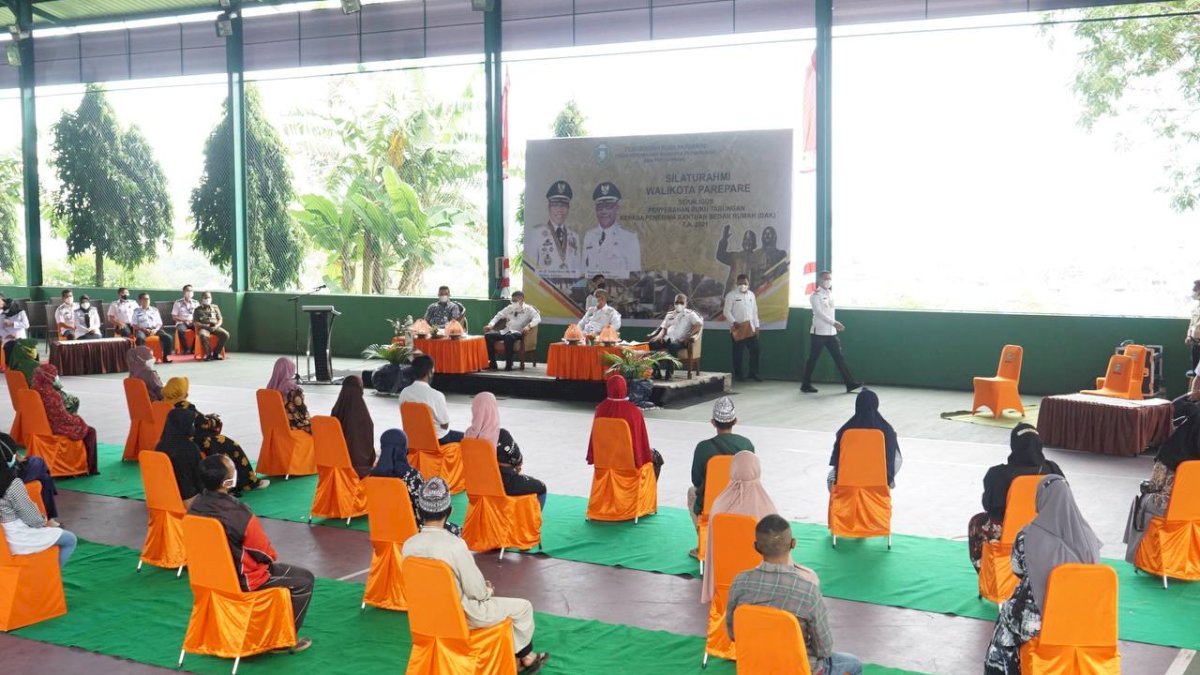 130 KK di Parepare Terima Bantuan Bedah Rumah