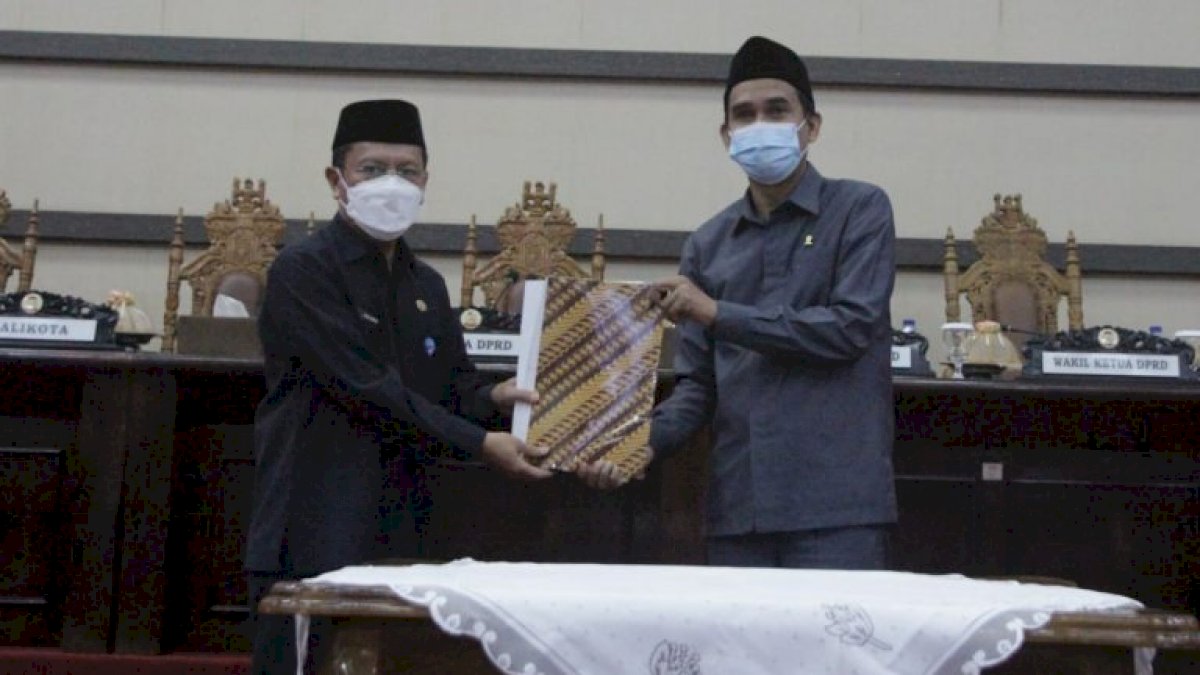 Pemkot Makassar Dan DPRD Kota Makassar Tanda Tangani Persetujuan Ranperda Perusda Parkir jadi Perumda