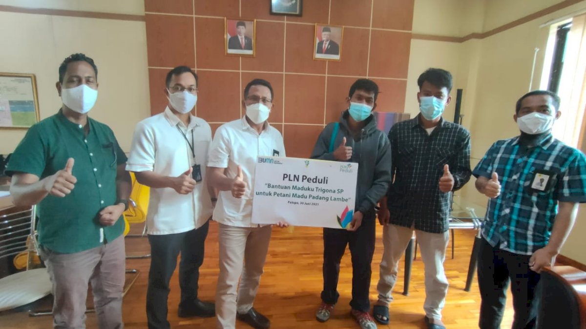 PLN Salurkan Bantuan TJSL ke Wanita Andalan Mengaji