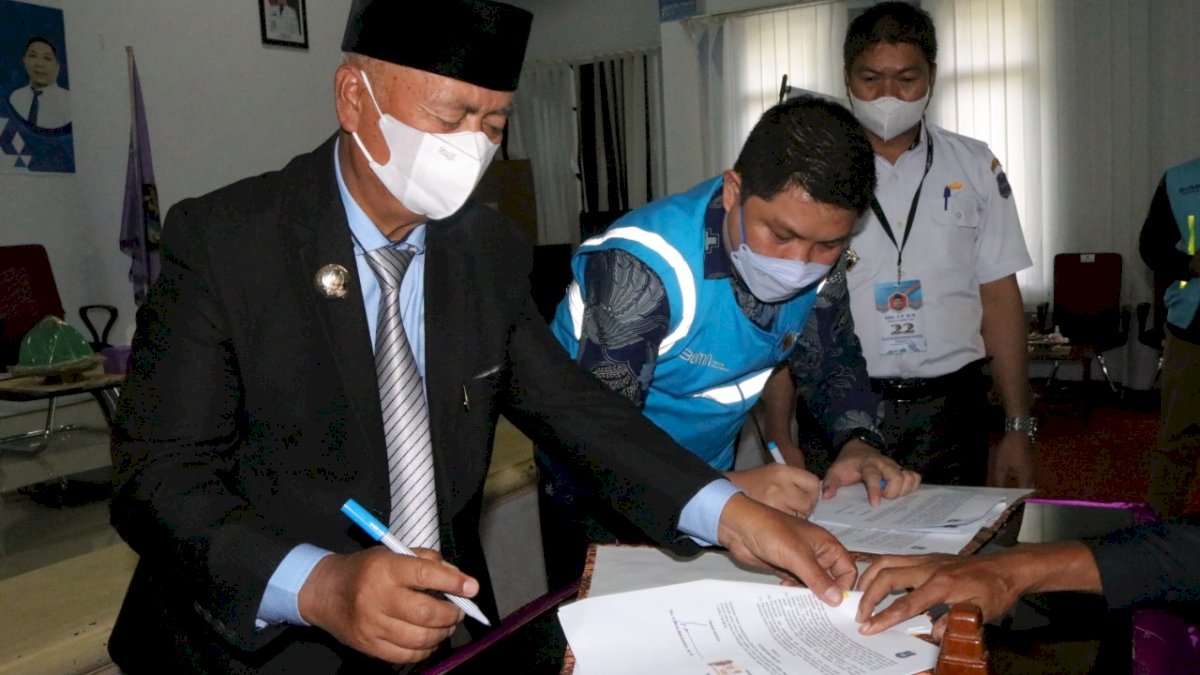 PLN Komitmen Tingkatkan Produktivitas Petani Bawang di Enrekang