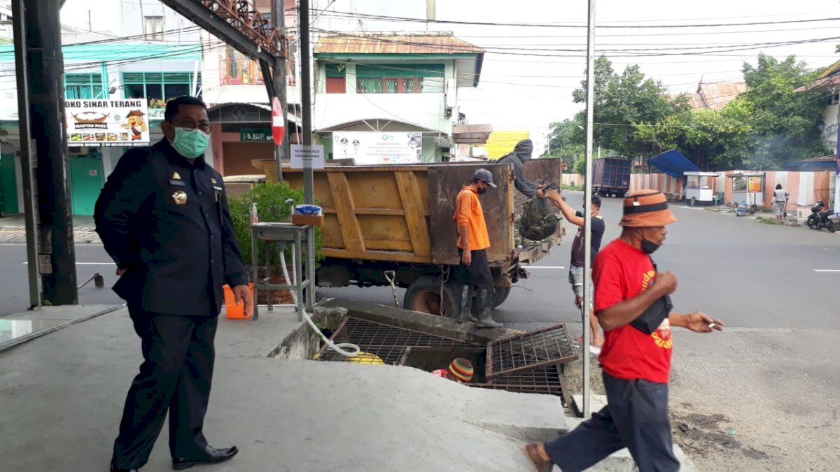 DLH Parepare Intens Keruk Selokan