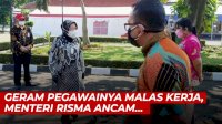 VIDEO: Geram Pegawainya Malas Kerja, Menteri Risma Ancam Pindahkan ke Papua