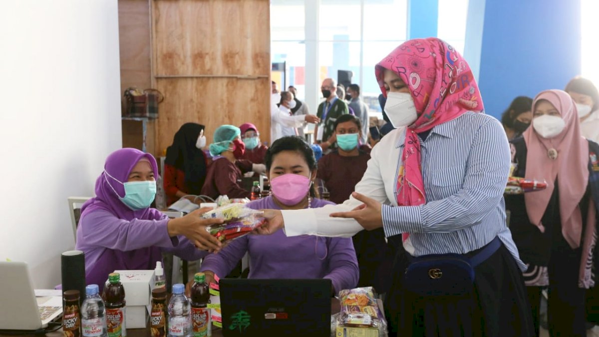 Wujudkan Indonesia Sehat, Fatmawati Rusdi Serukan Vaksinasi Anak