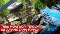 VIDEO: Truk Muat Kopi Terjun ke Jurang Tana Toraja, Mobil Rusak Parah