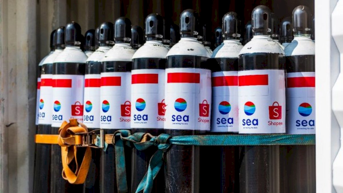 Shoope Beri Bantuan 1000 Tabung Oksigen dan 1 Juta Dosis Vaksin Untuk Atasi Pandemi COVID-19