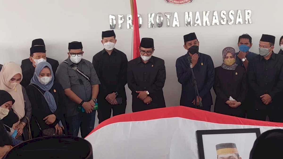 Ketua DPRD Makassar Rudianto Lallo Pimpin Pelepasan Jenazah Almarhum Abdi Asmara