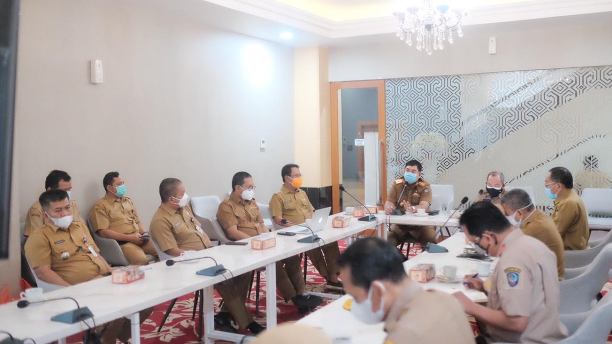 Sekda Pemprov Sulsel Pimpin Rapat Pengadaan Tanah Makam Jenazah Covid-19