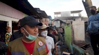 Temui Korban Kebakaran di Jalan Muhammad Tahir, Plt Gubernur Sulsel Pastikan Kebutuhan Logistik Korban Terpenuhi