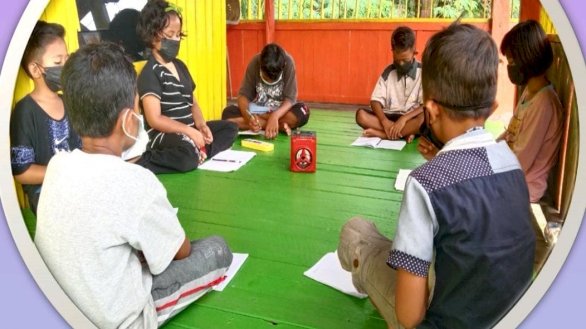 LSM Kapal Perempuan Dirikan Radio Darurat Siaga Covid-19 Dukung Pembelajaran di Daerah Terpencil