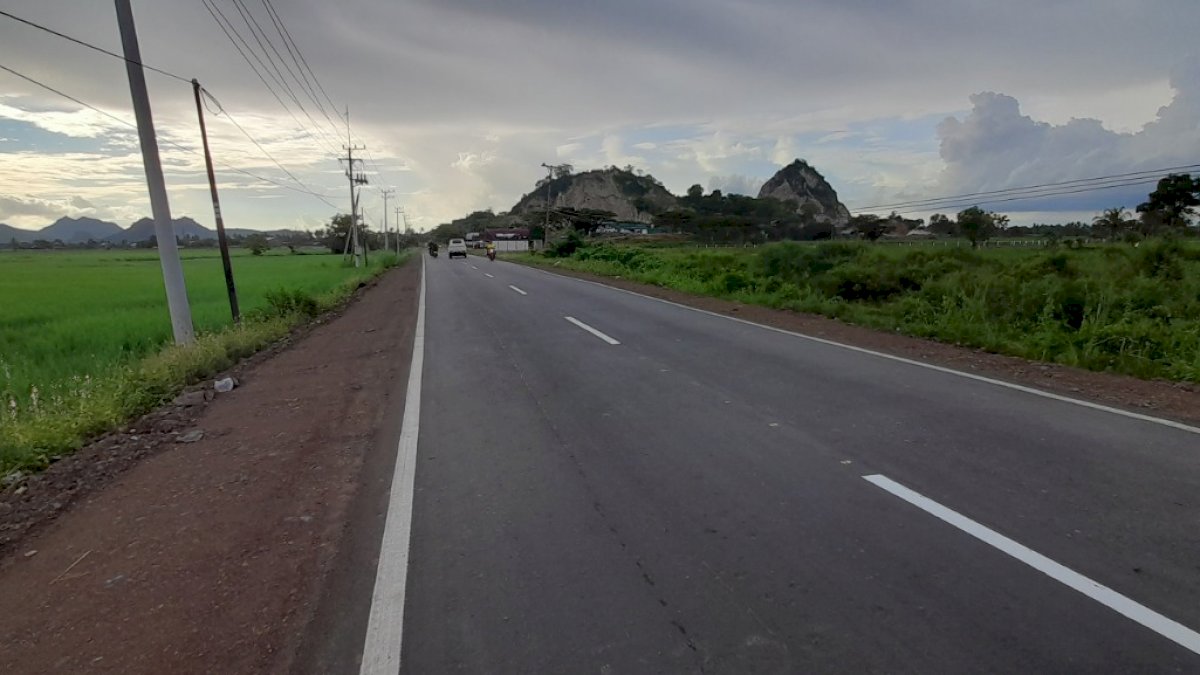 Di Soppeng, Plt Gubernur Sulsel Resmikan Ruas Pangkajene Sidrap – Batas Soppeng