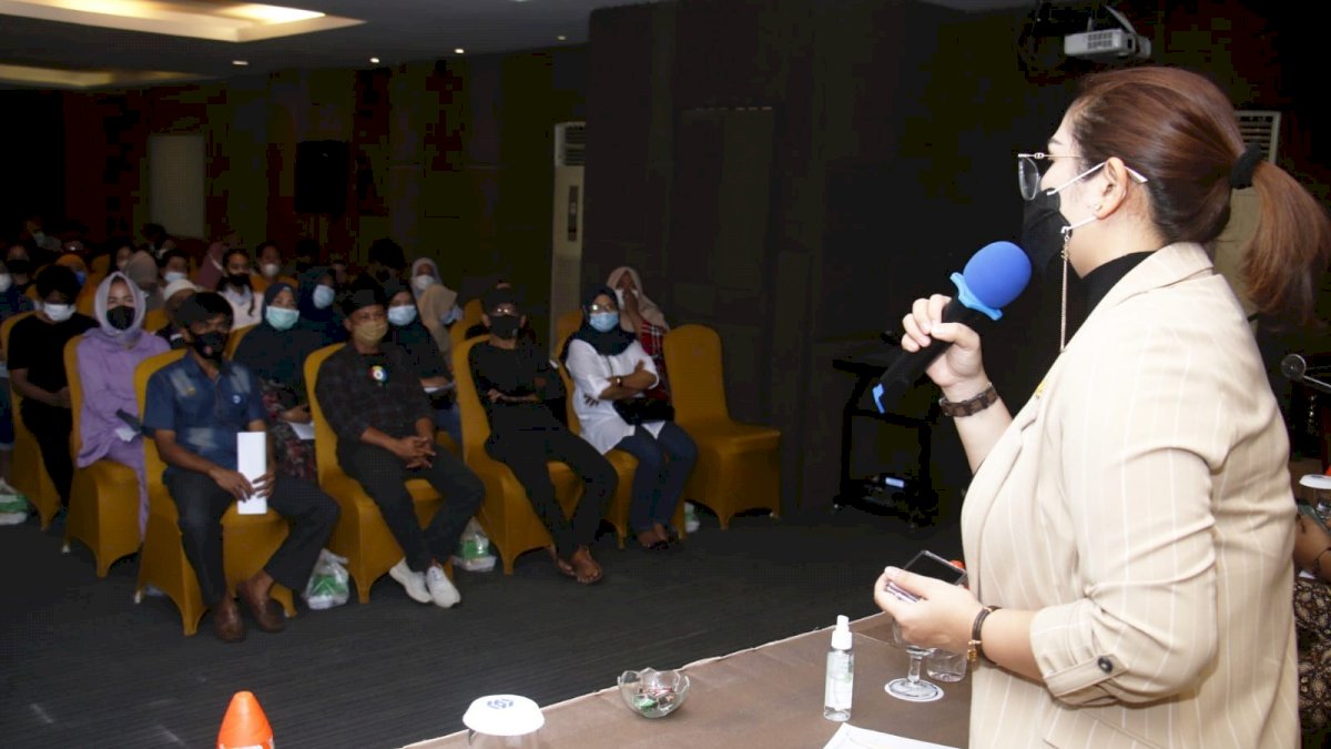 Debbie Rusdin Ajak Anak Muda Kreatif di Tengah Pandemi