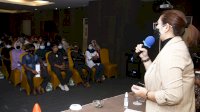 Debbie Rusdin Ajak Anak Muda Kreatif di Tengah Pandemi