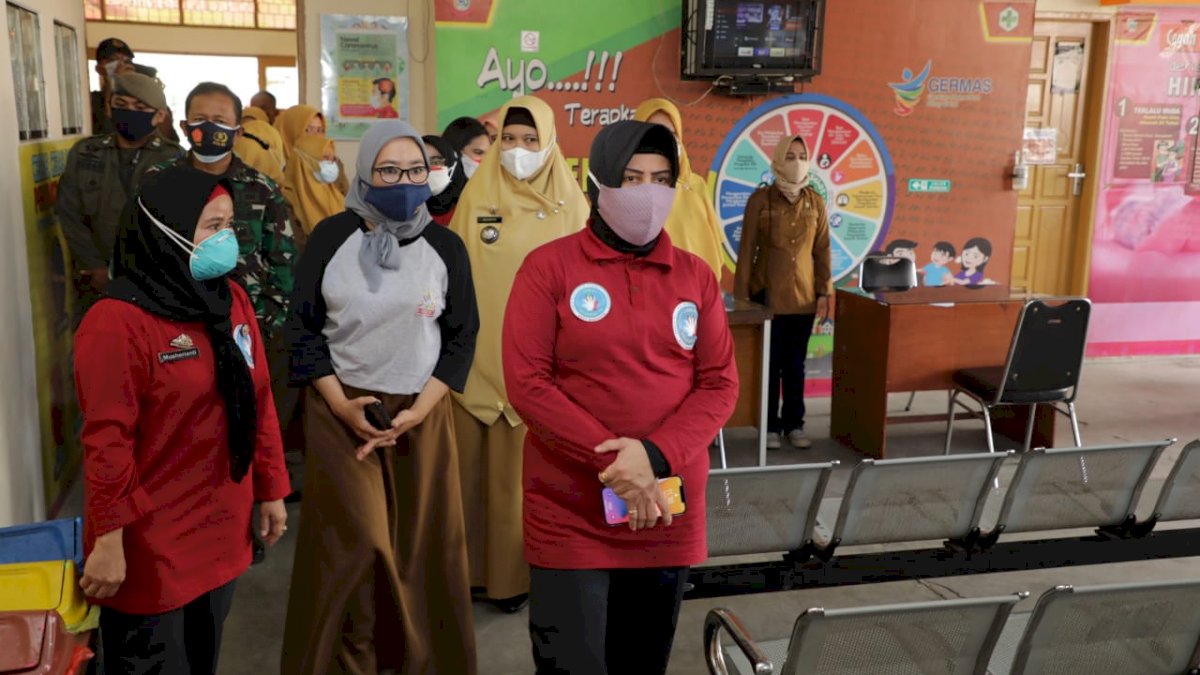 Usai Pelantikan Ketua FMPE TB Kota Makassar, Indira Yusuf Ismail Tinjau Puskesmas Kaluku Bodoa