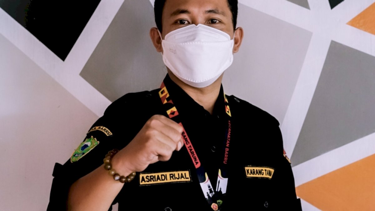Wakaf Alquran Prioritas Program KT Kecamatan Barru di Hari Kemerdekaan