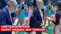 VIDEO: Greysia/Apriyani Dapat Hadiah Jam Tangan dari Presiden Komite Olimpiade Internasional