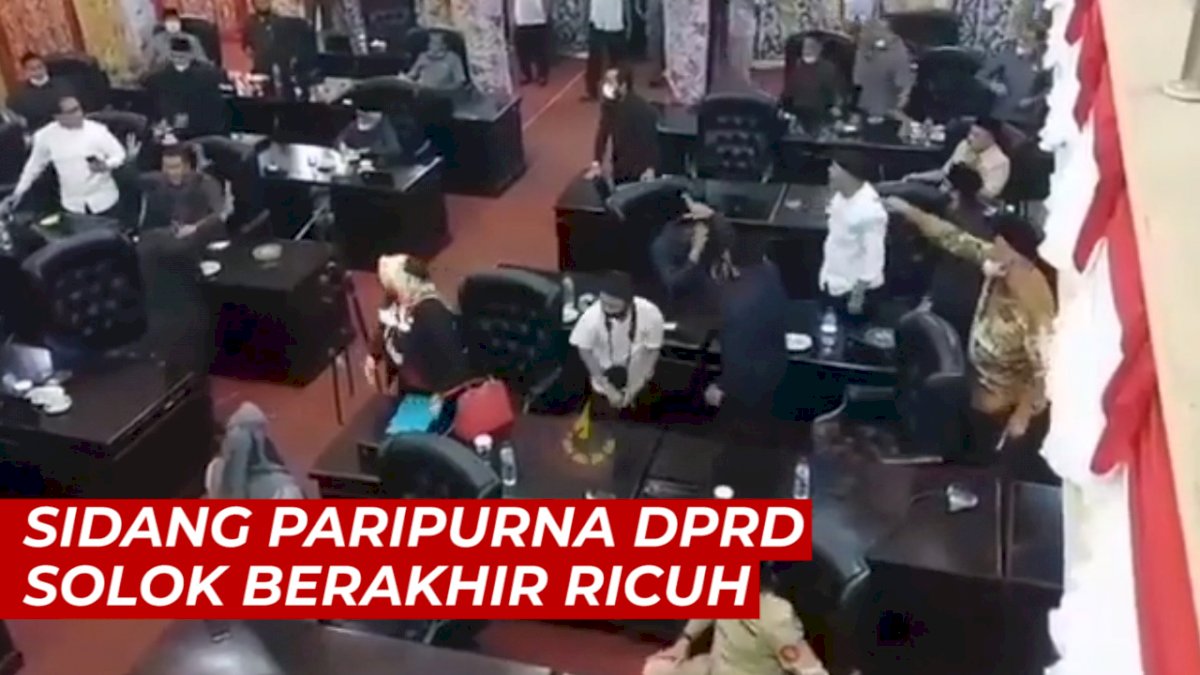 VIDEO: Sidang Paripurna DPRD Solok Berakhir Ricuh, Anggota DPRD Nyaris Adu Jotos