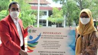 Dirjen Pelayanan Kesehatan Beri Bantuan Alat Kesehatan Covid-19 untuk RSPTN Unhas