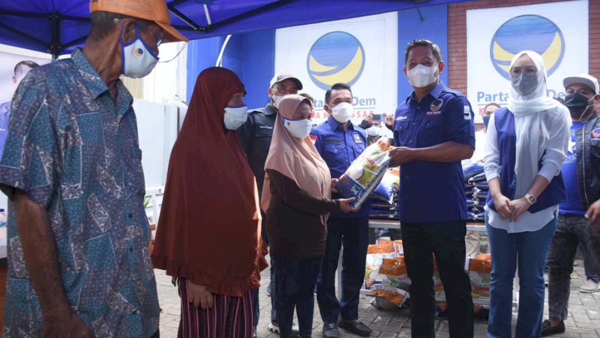 NasDem Makassar Distribusikan 2 Ribu Paket Sembako ke Warga Terdampak Pandemi