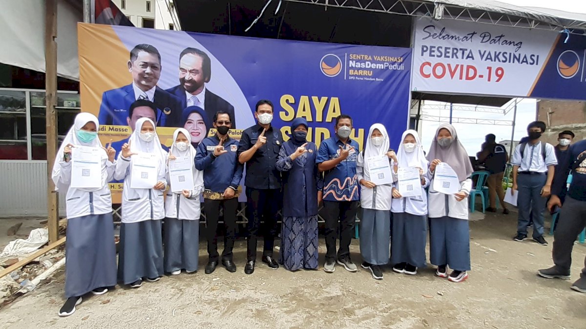 NasDem Barru Gencarkan Vaksinasi, Libatkan Anak Sekolah