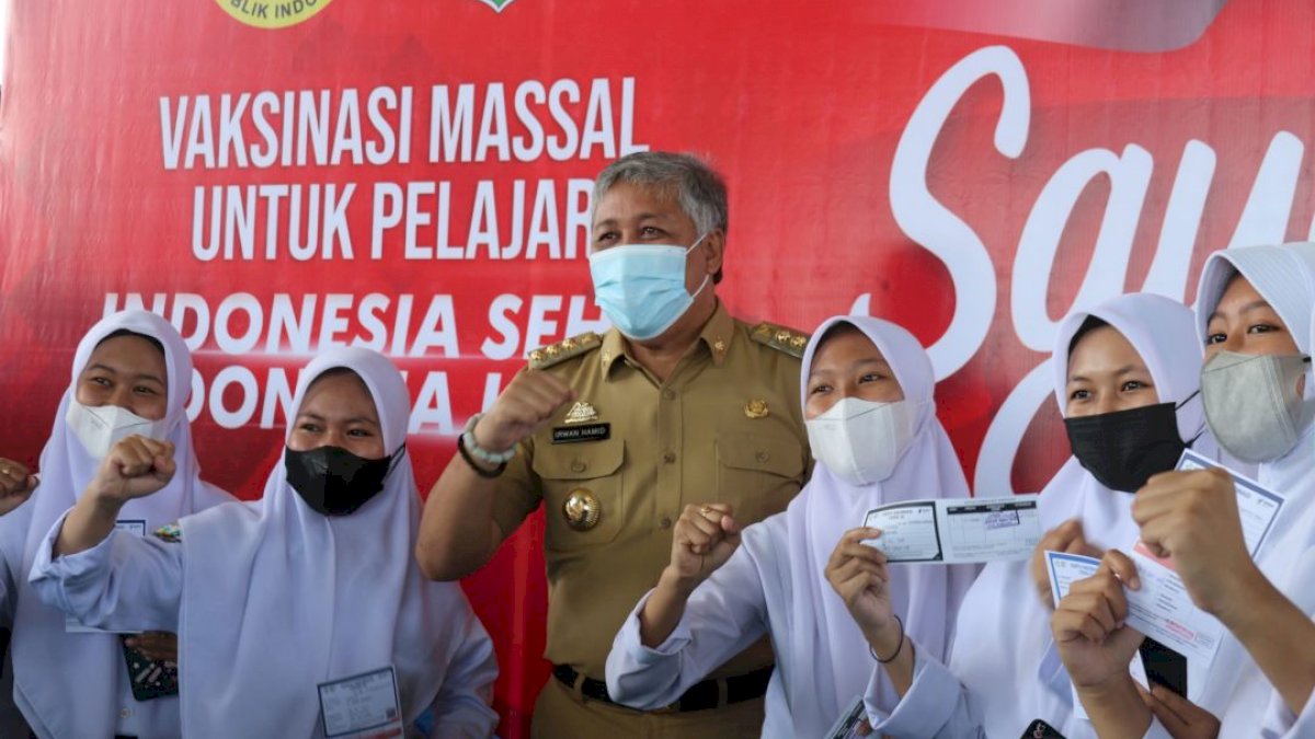Persiapan Pembelajaran Tatap Muka, BIN Gandeng Pemkab Pinrang Gelar Vaksinasi Massal