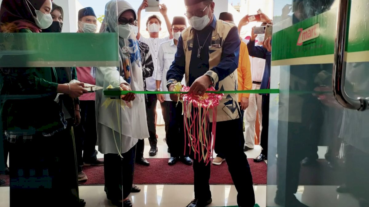 Rektor UNM Resmikan Z-mart Masjid Nurul Ilmi, Kolaborasi Baznas dan Pengurus Masjid