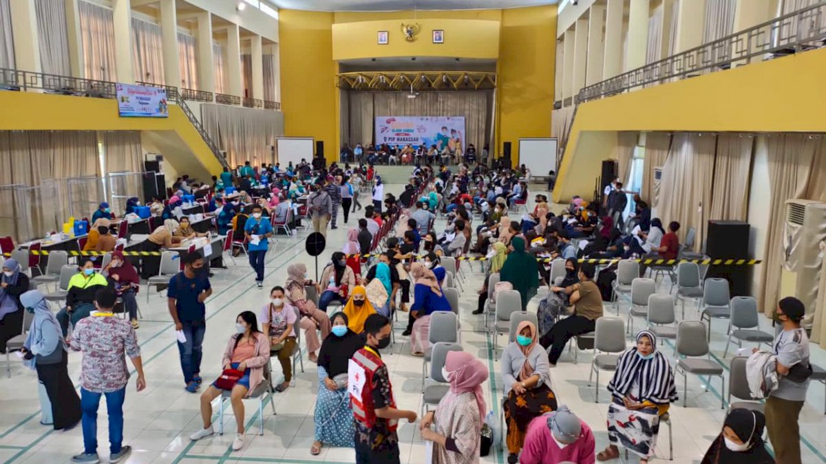 Gebyar Vaksinasi Yayasan Hadji Kalla di PIP Makassar Target 1.250 Orang Tiap Hari