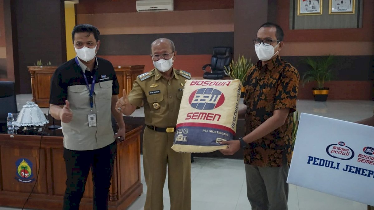 Pemkab Jeneponto Terima 500 Zak Semen Dari PT. Semen Bosowa Untuk Perbaikan Infrastruktur