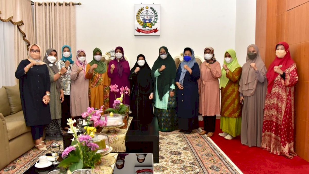 Naoemi Octarina Terima Kunjungan Silaturahmi Istri Kemenpora dan Istri Bupati Wajo