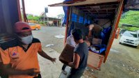 BPBD Sulsel Salurkan Bantuan Logistik Bagi Korban Banjir di Wajo dan Bone