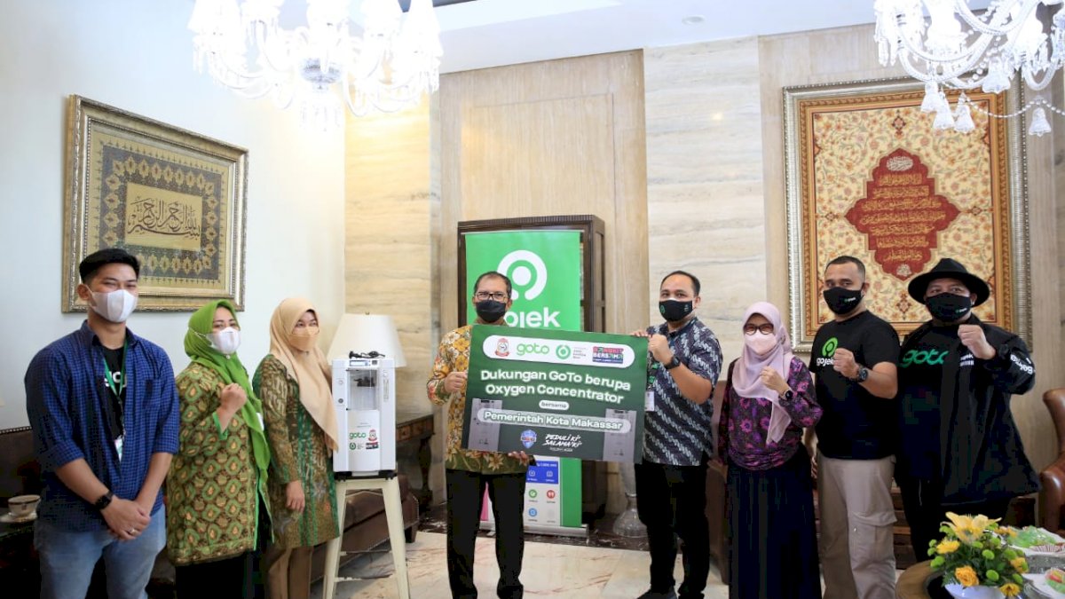 Pemkot Makassar Terima Bantuan 15 Unit Oksigen Konsentrator dari Gojek Indonesia